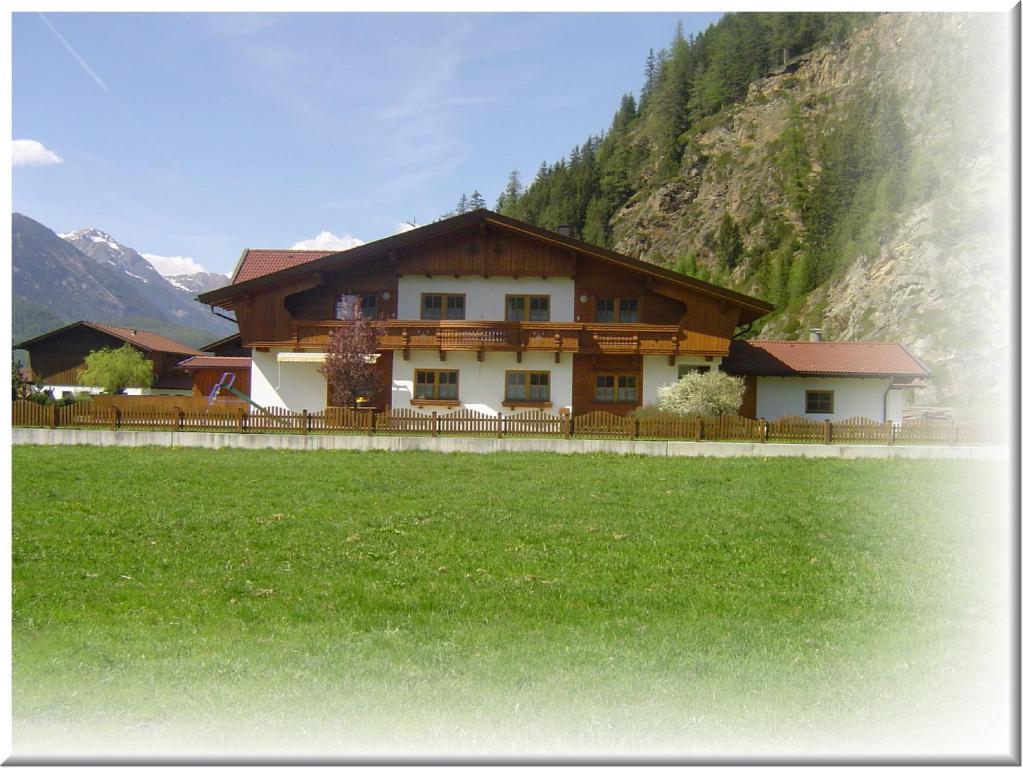 Gstreinhof Langenfeld Bilik gambar
